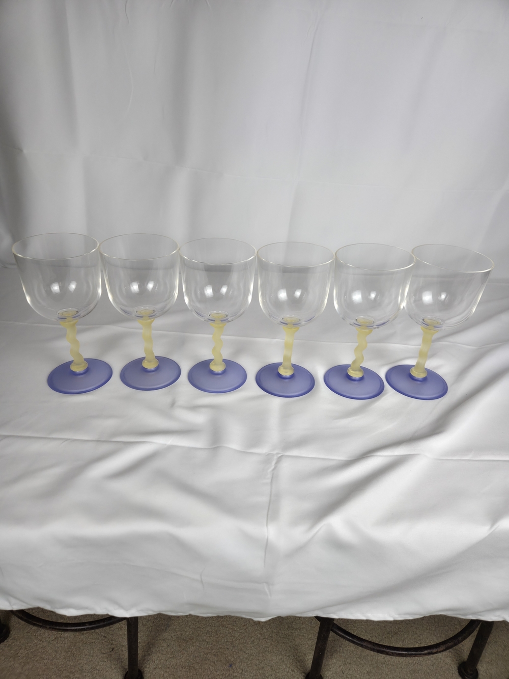 Plastic Pool Side or Outdoor 12 OZ. wine glasses. - Picture 3 of 8